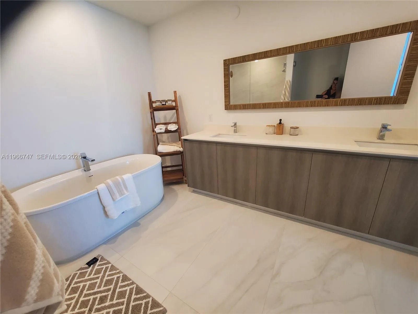 17550 COLLINS # 1402, Sunny Isles Beach, FL 33160 photo 8