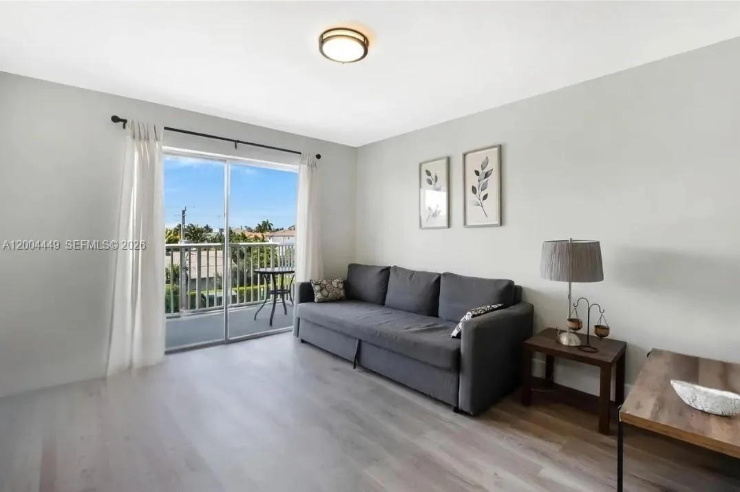 3527 NE 168th St # 409, North Miami Beach, FL 33160