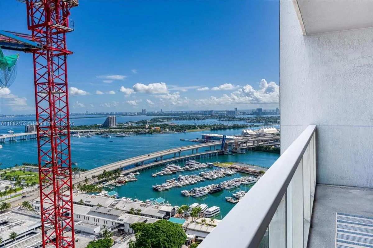244 Biscayne Blvd # 3506, Miami, FL 33132 photo 11