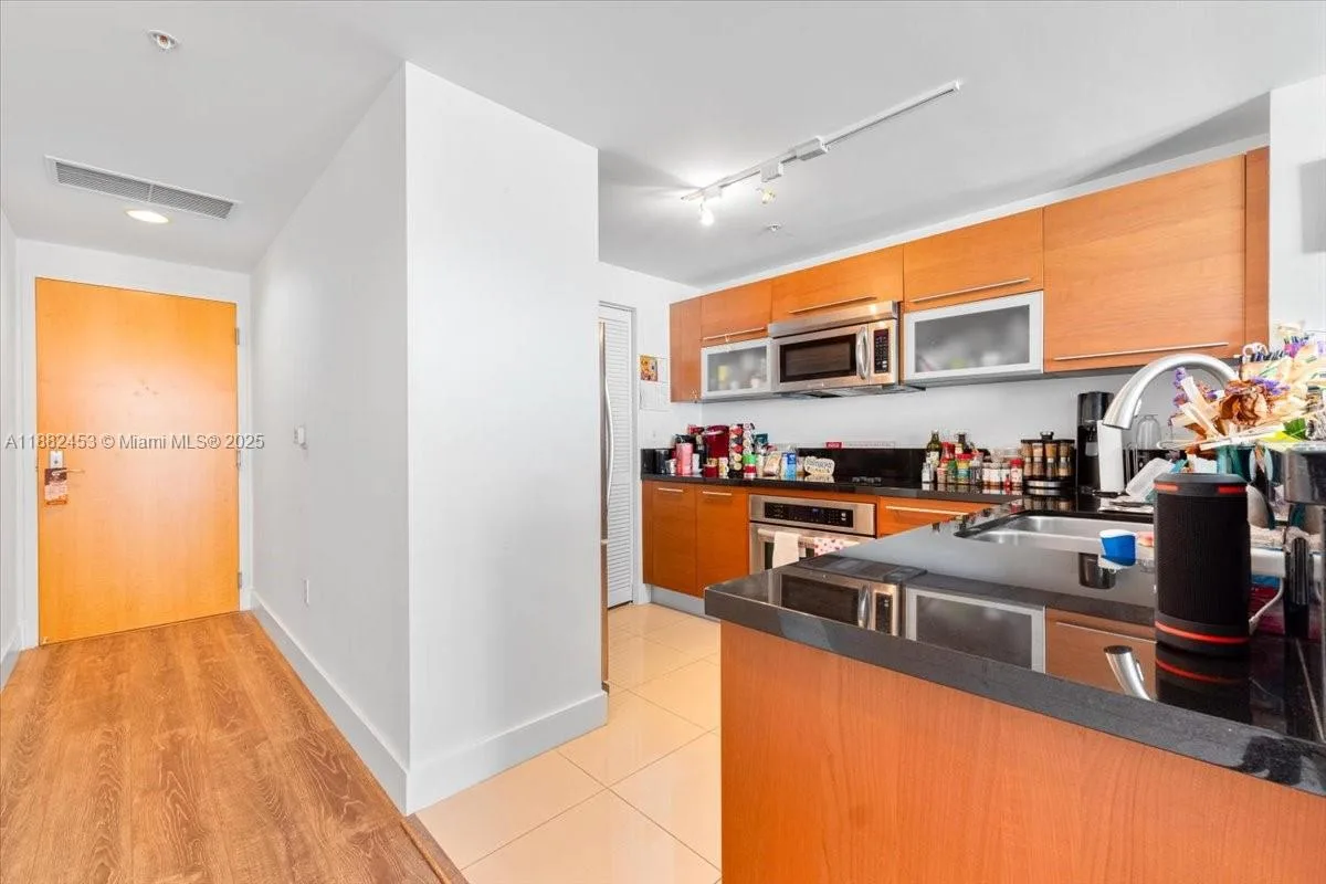 244 Biscayne Blvd # 3506, Miami, FL 33132 photo 2