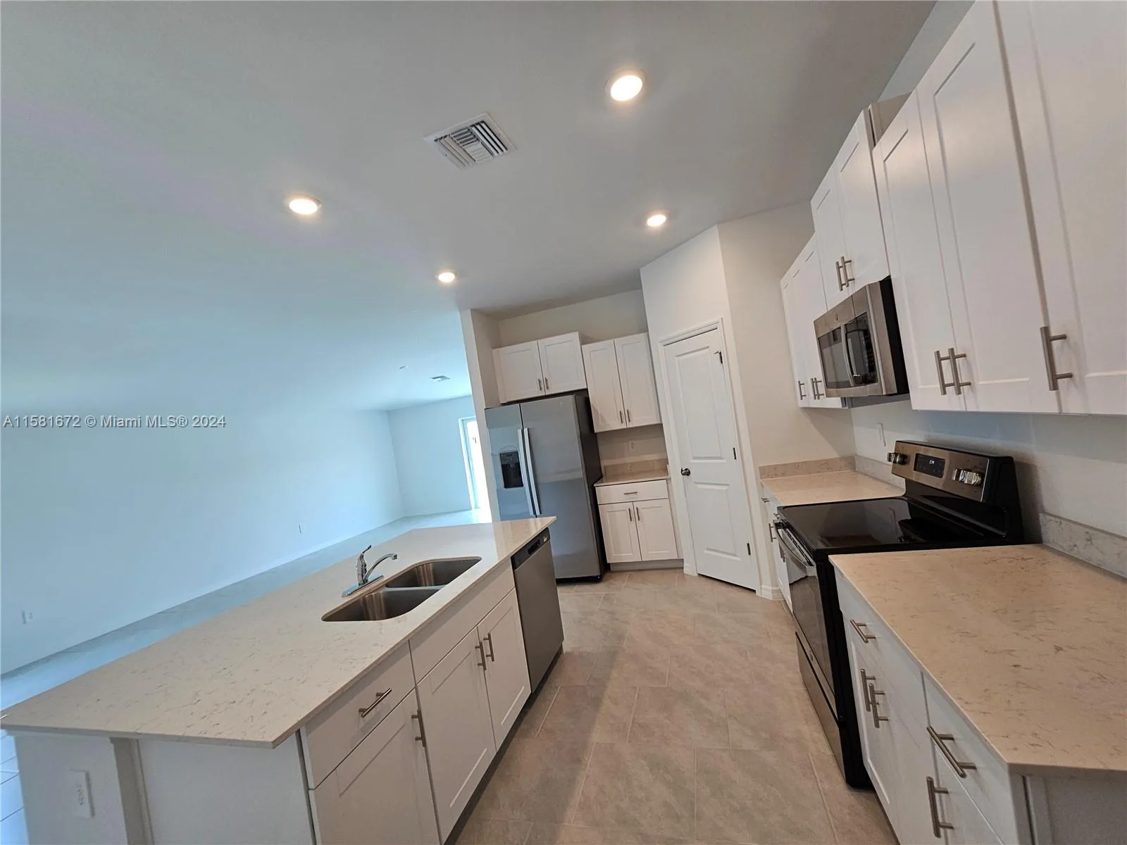 12202 Amber Waves, Lehigh Acres, FL 33974 photo 5