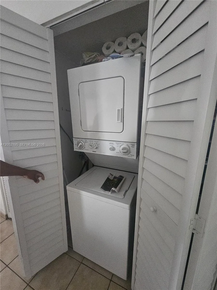 1750 W 46th St # 518, Hialeah, FL 33012 photo 11
