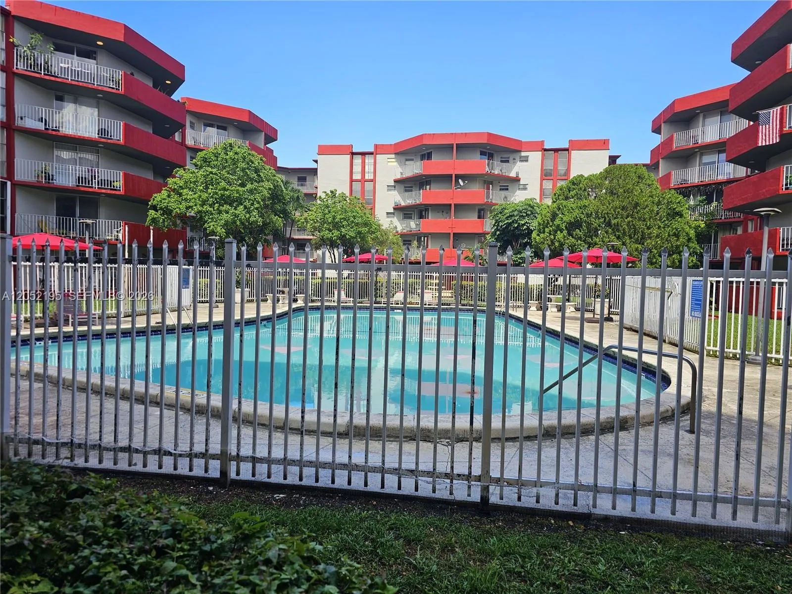 1750 W 46th St # 518, Hialeah, FL 33012 photo 3