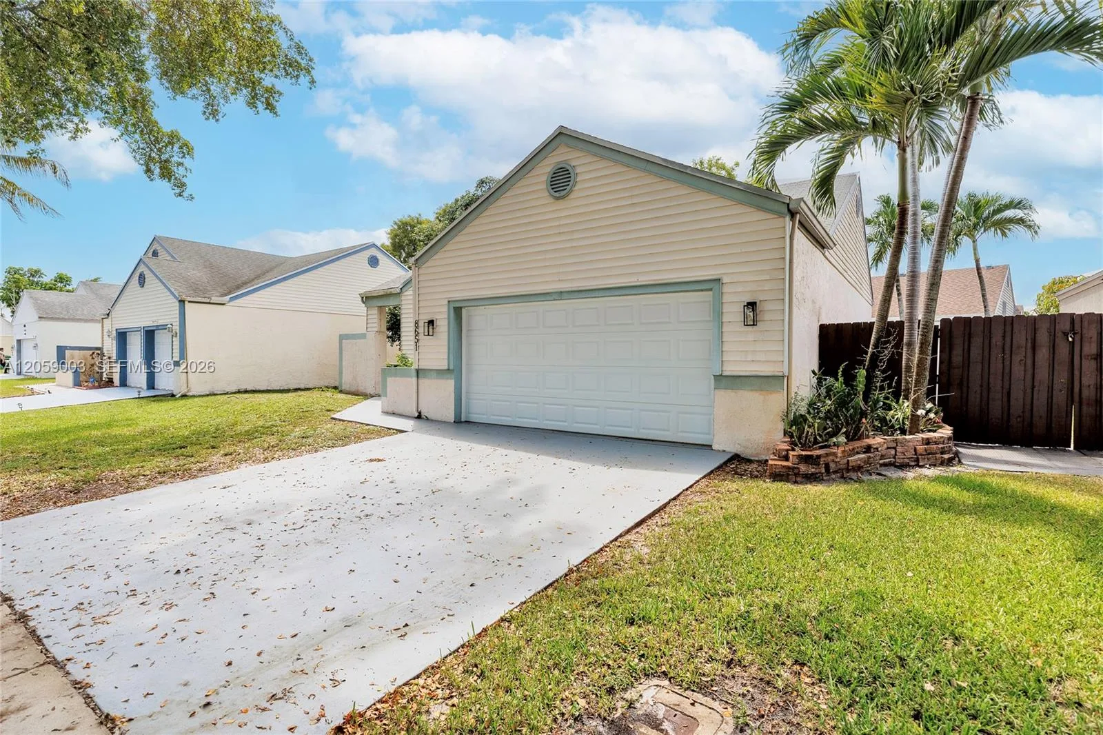 8651 SW 12th St, Pembroke Pines, FL 33025 photo 3