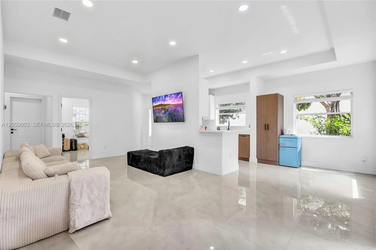 8651 SW 12th St, Pembroke Pines, FL 33025 photo 9