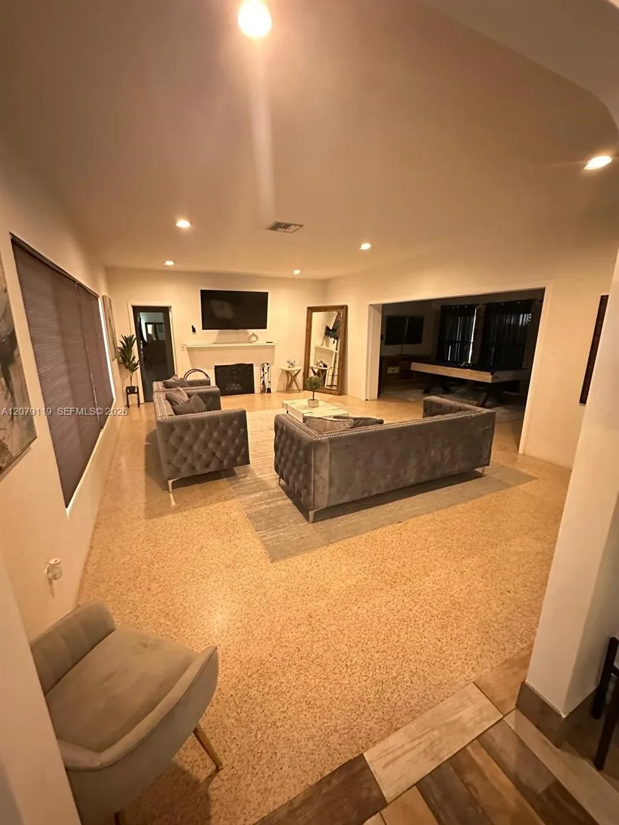400 NE 2nd St # 1, Pompano Beach, FL 33060 photo 8