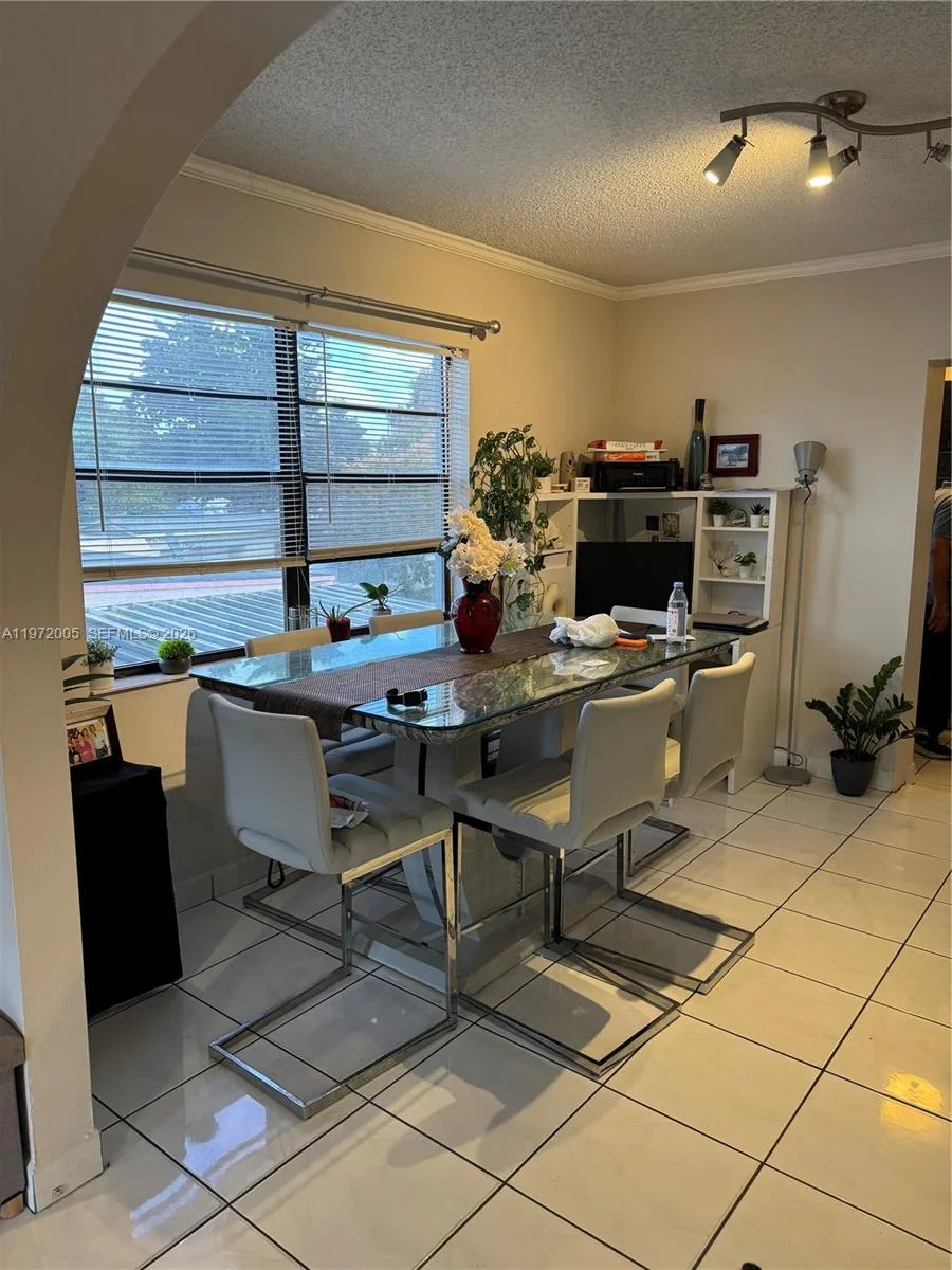 952 E 19th St, Hialeah, FL 33013 photo 3