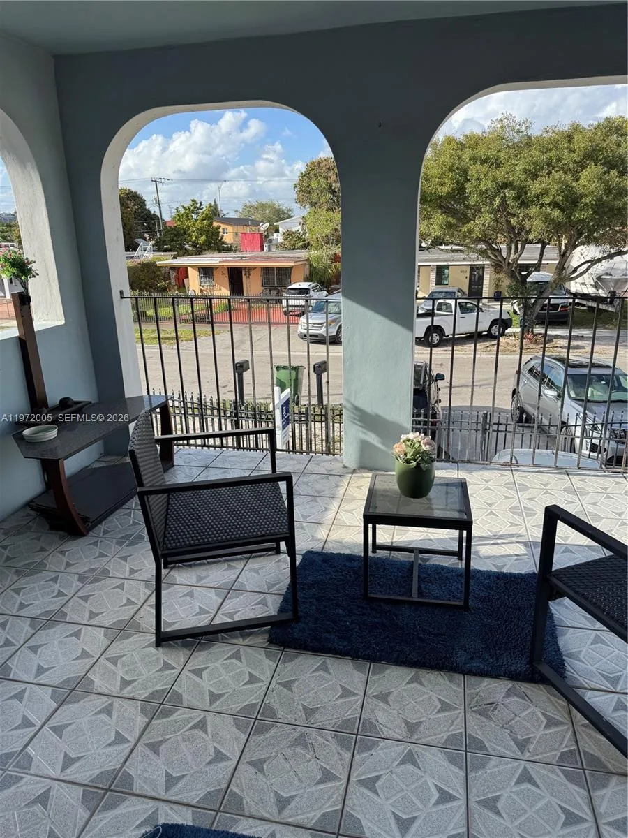 952 E 19th St, Hialeah, FL 33013 photo 8