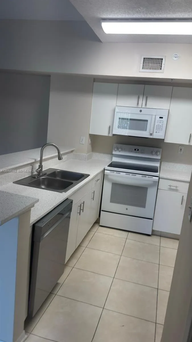 2600 S University Dr # 325, Davie, FL 33328 photo 10