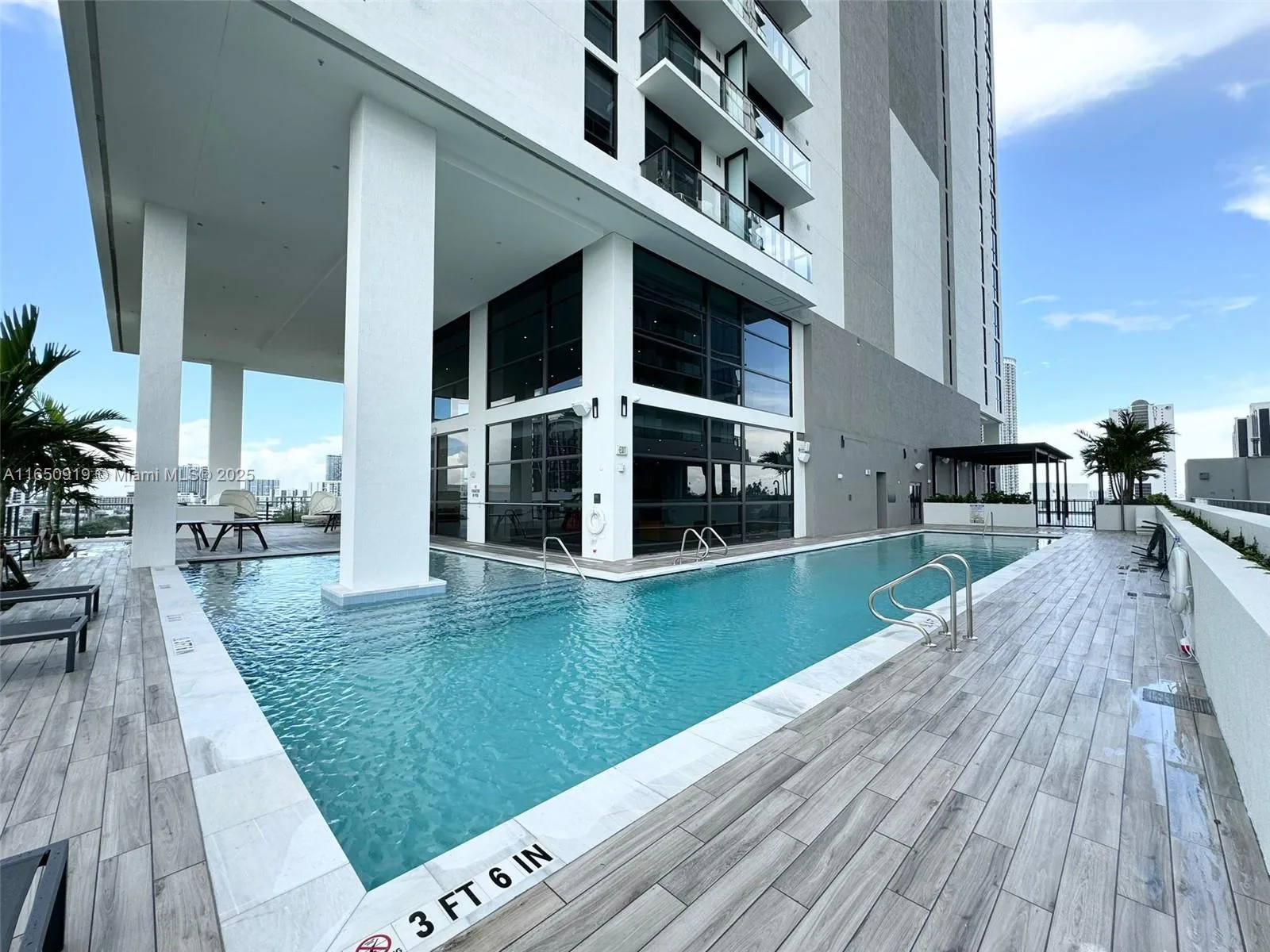 1642 NE 1st Ave # 2409, Miami, FL 33132 photo 3