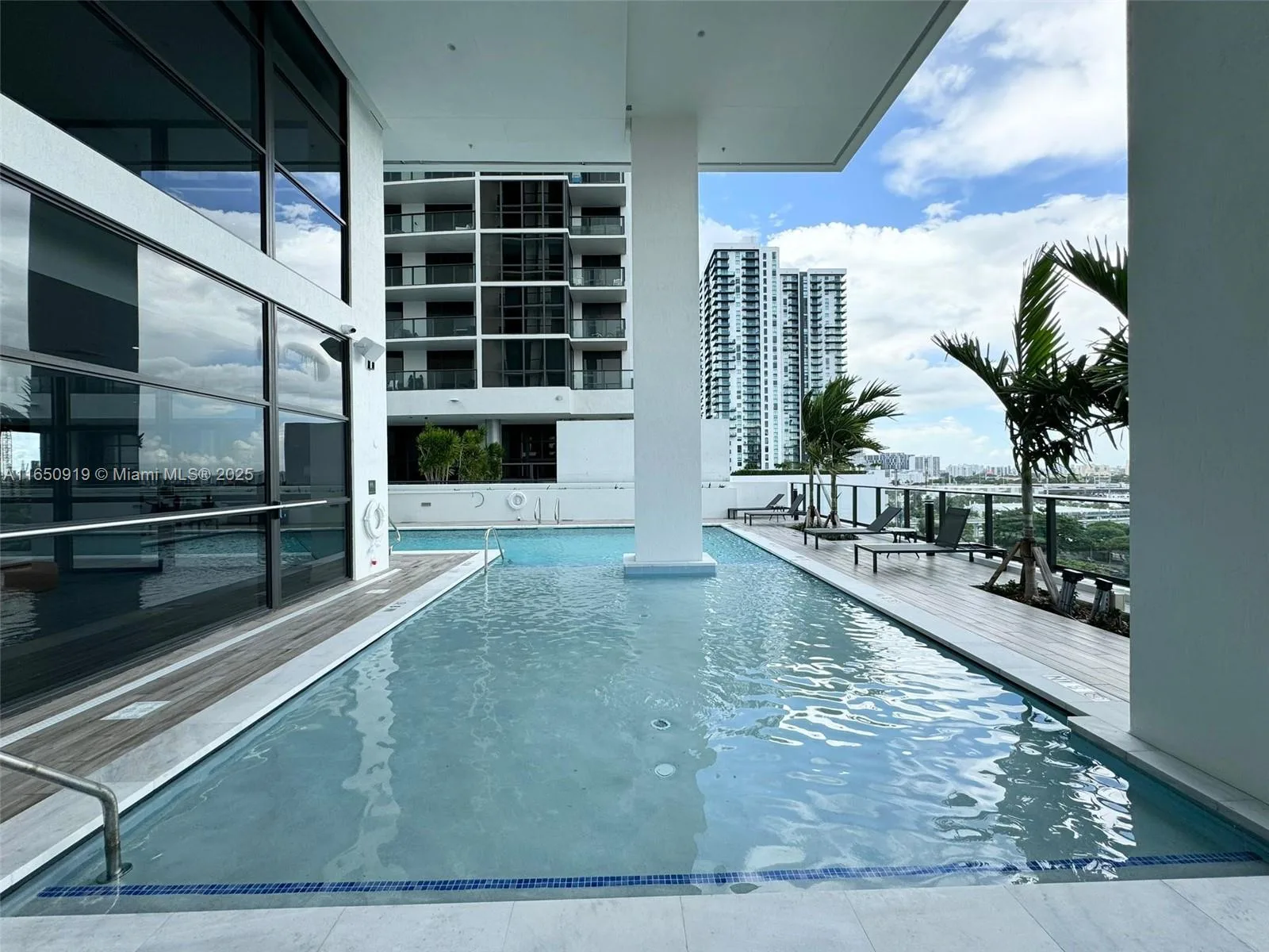 1642 NE 1st Ave # 2409, Miami, FL 33132 photo 4