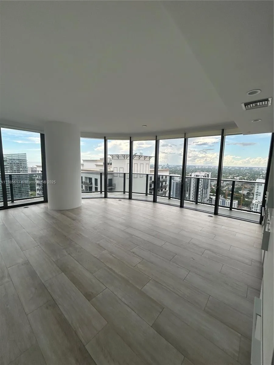 55 SW 9th St # 3506, Miami, FL 33130
