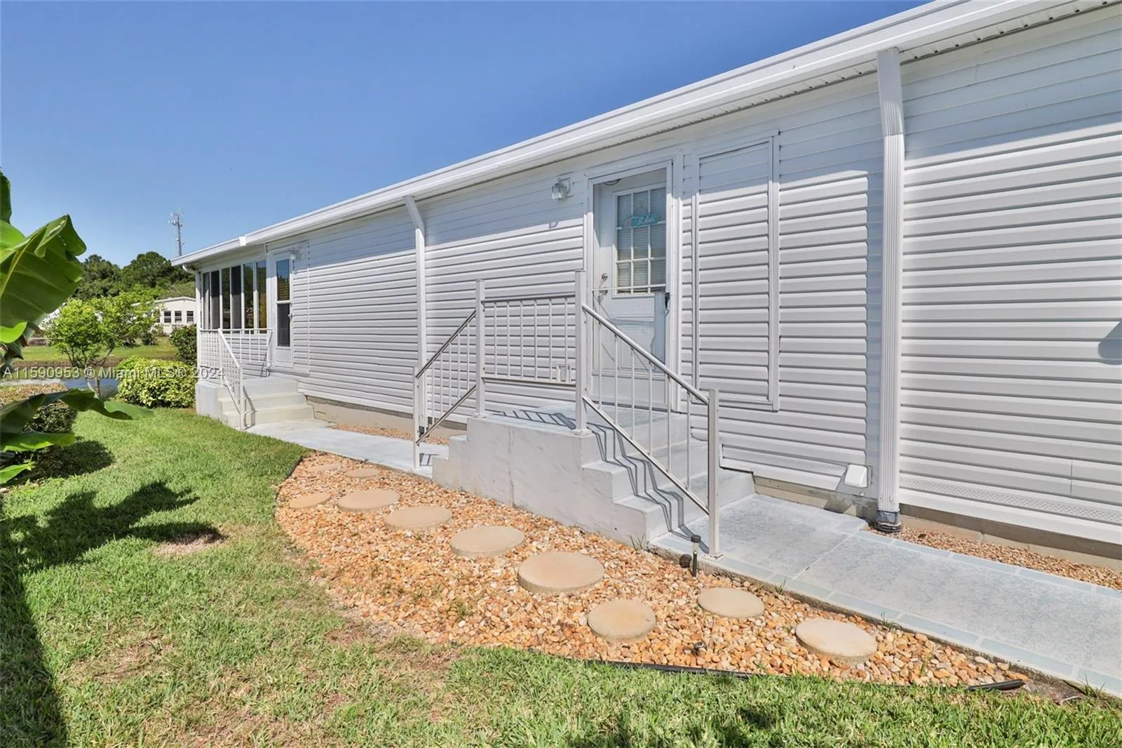 502 Portside Lane, Other City - In The State Of Florida, FL 32141 photo 4