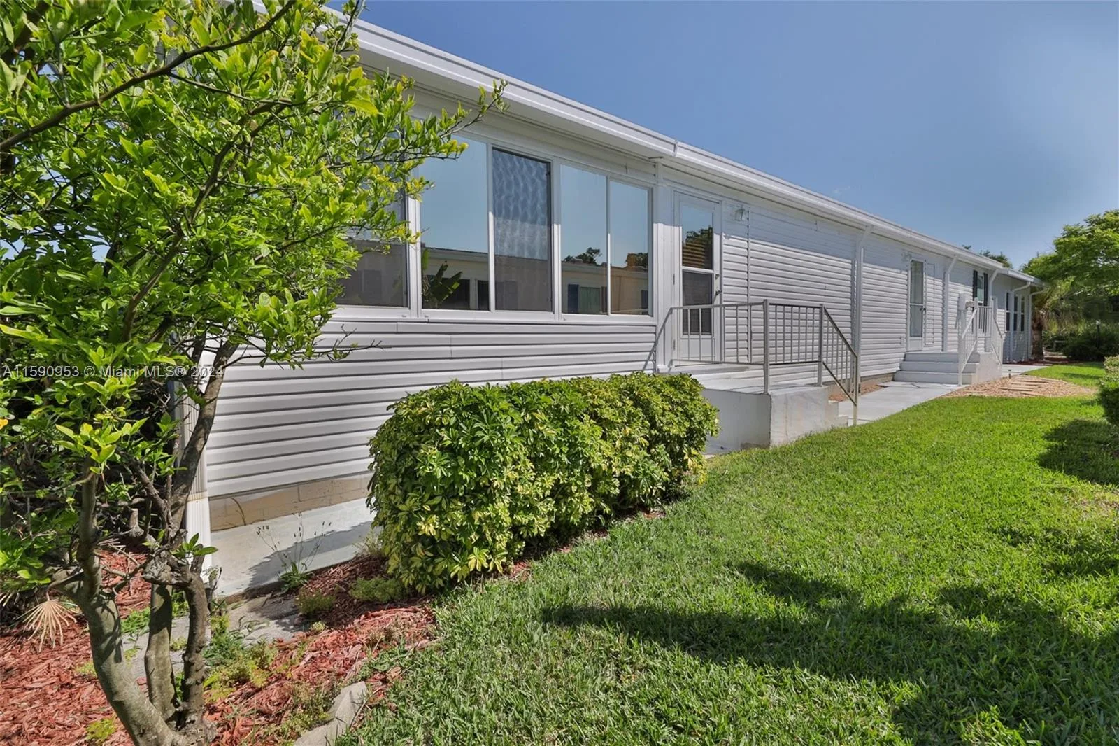 502 Portside Lane, Other City - In The State Of Florida, FL 32141 photo 5