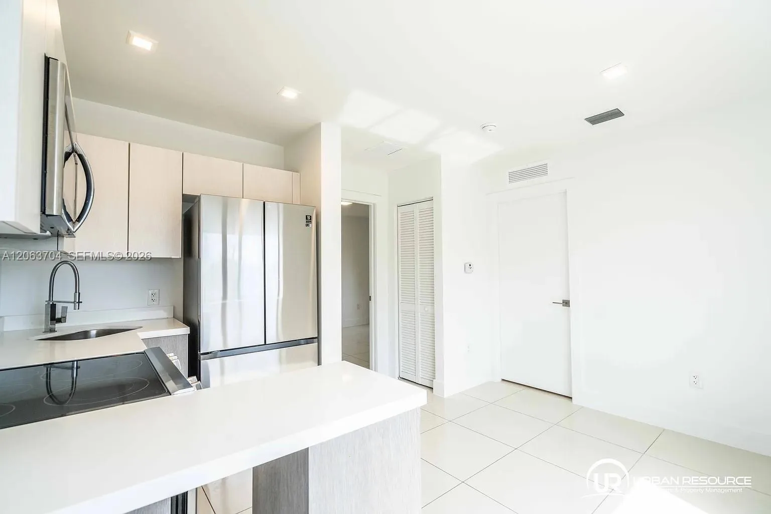 1971 Bay Dr # 122, Miami Beach, FL 33141 photo 3