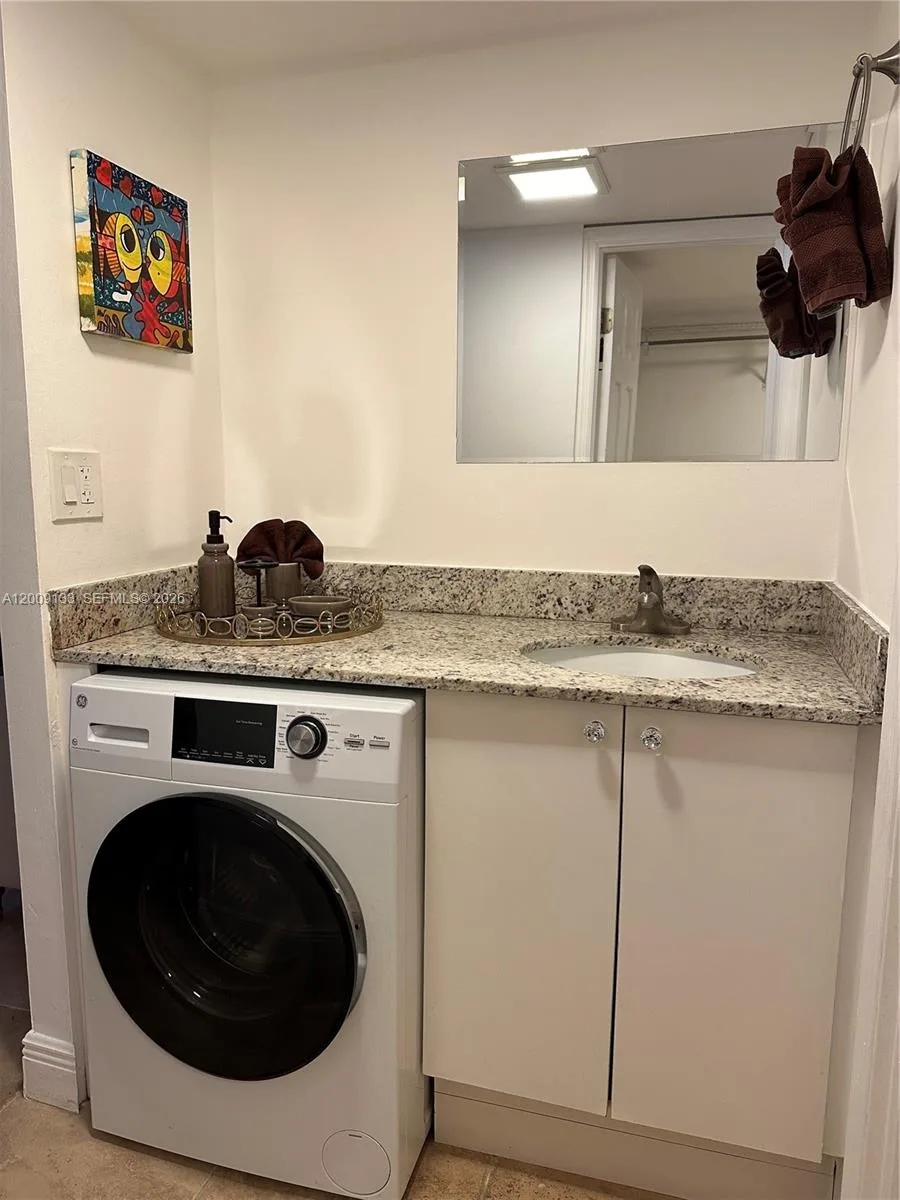 6039 Collins Ave # 1510, Miami Beach, FL 33140 photo 4
