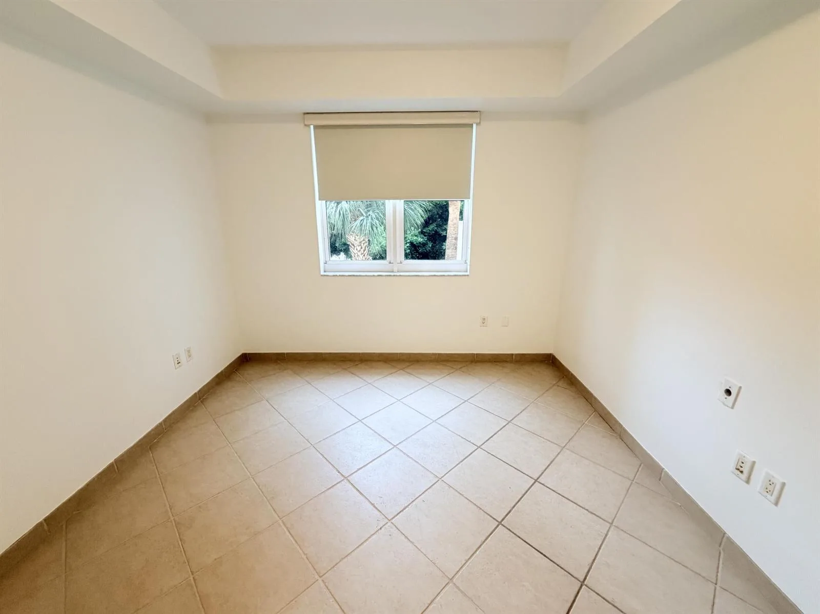 19900 E Country Club Drive # 210, Aventura, FL 33180 photo 10