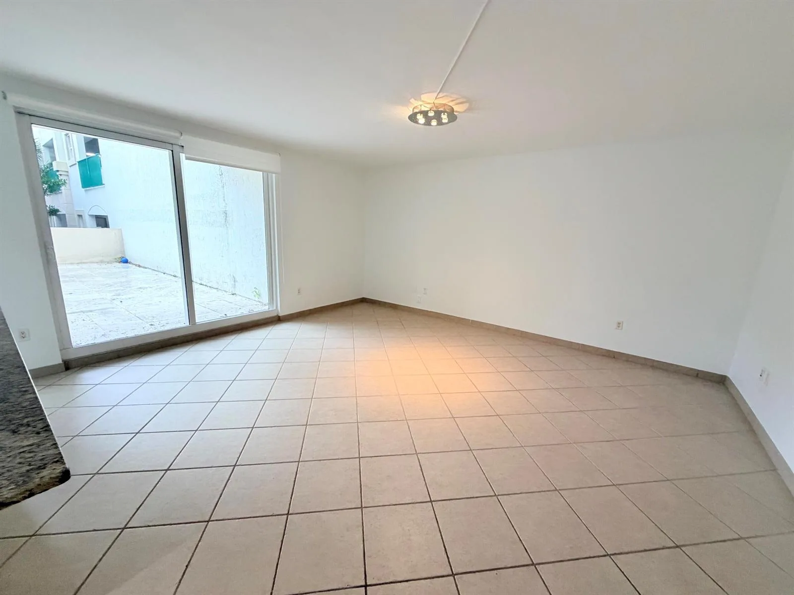 19900 E Country Club Drive # 210, Aventura, FL 33180 photo 2