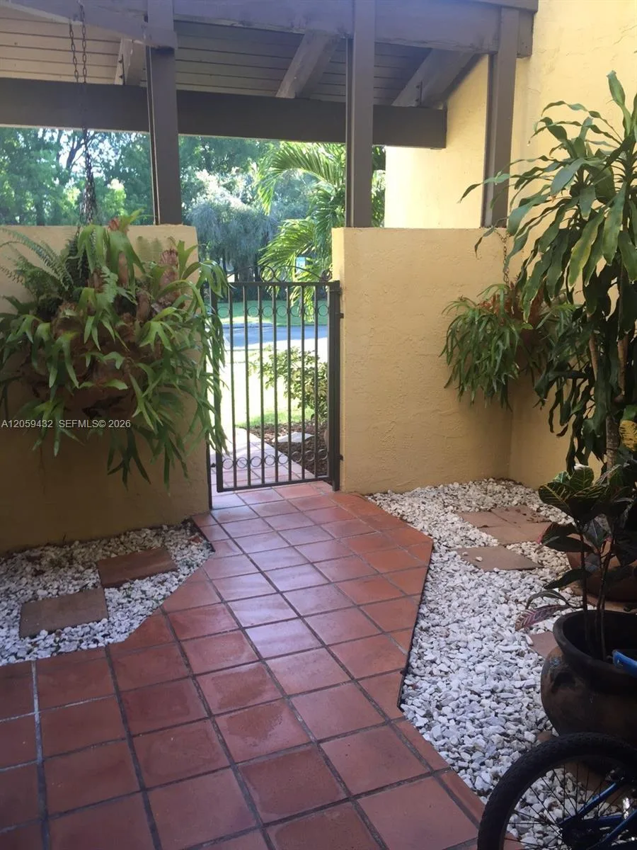 3917 Adra Ave # E-46A, Doral, FL 33178 — zdjęcie 4