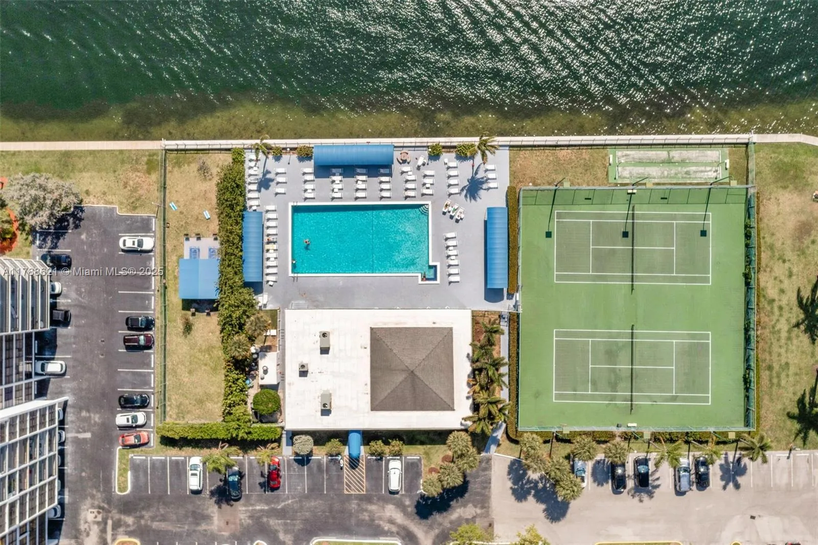 600 Parkview Dr # 422(+DEN), Hallandale Beach, FL 33009 photo 5