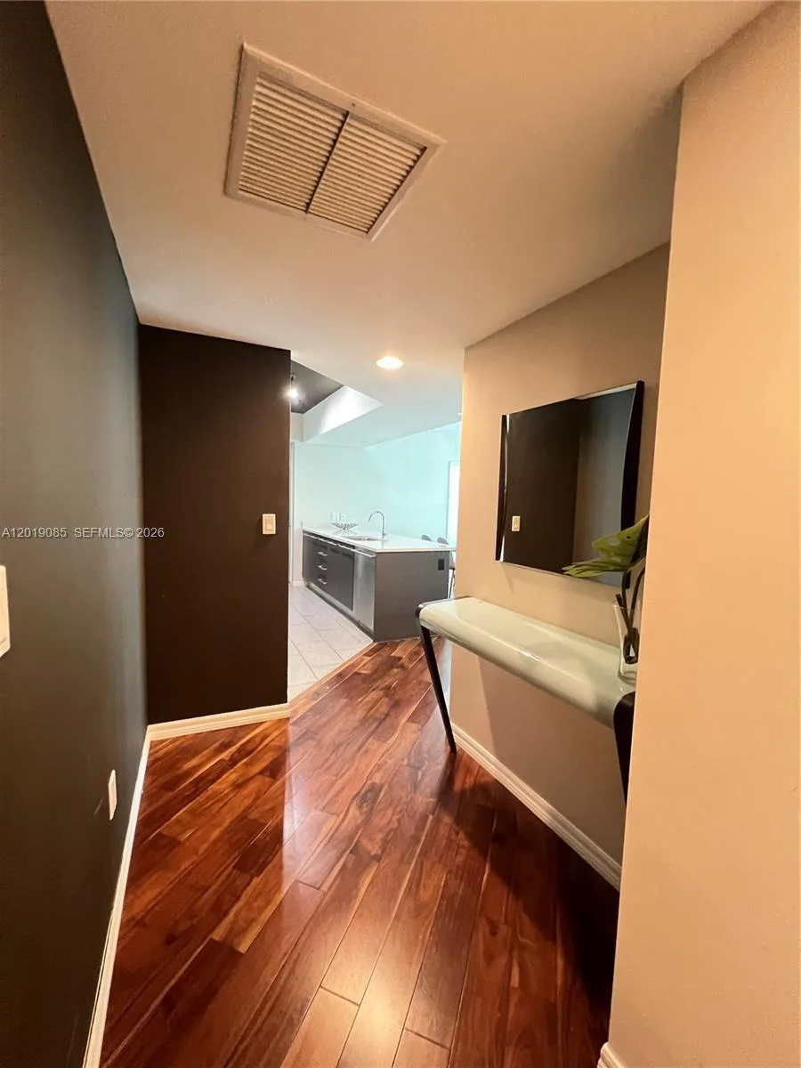 55 SE 6th St # 3305, Miami, FL 33131 photo 4