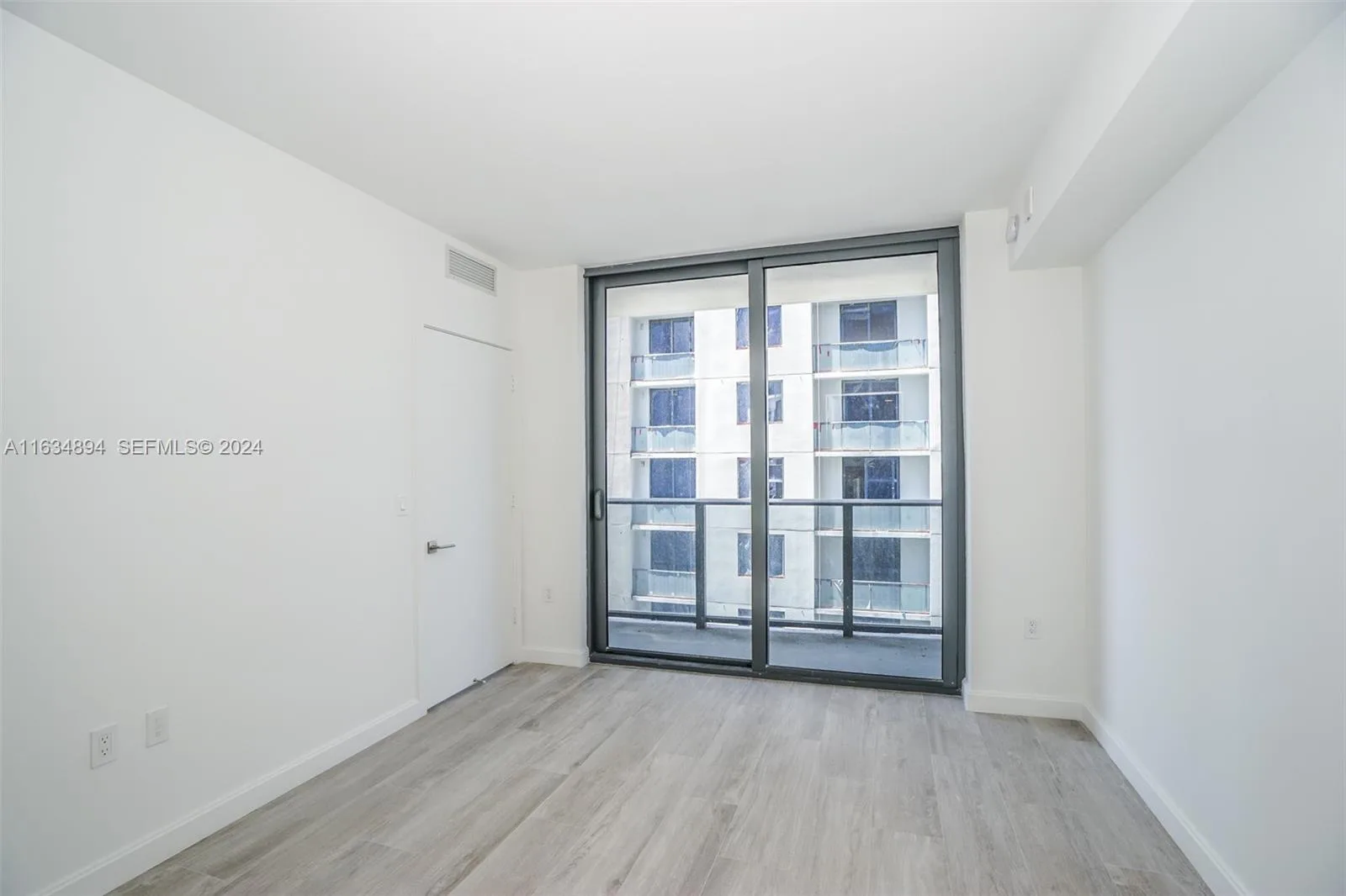 55 SW 9th ST # 2108, Miami, FL 33130 photo 13
