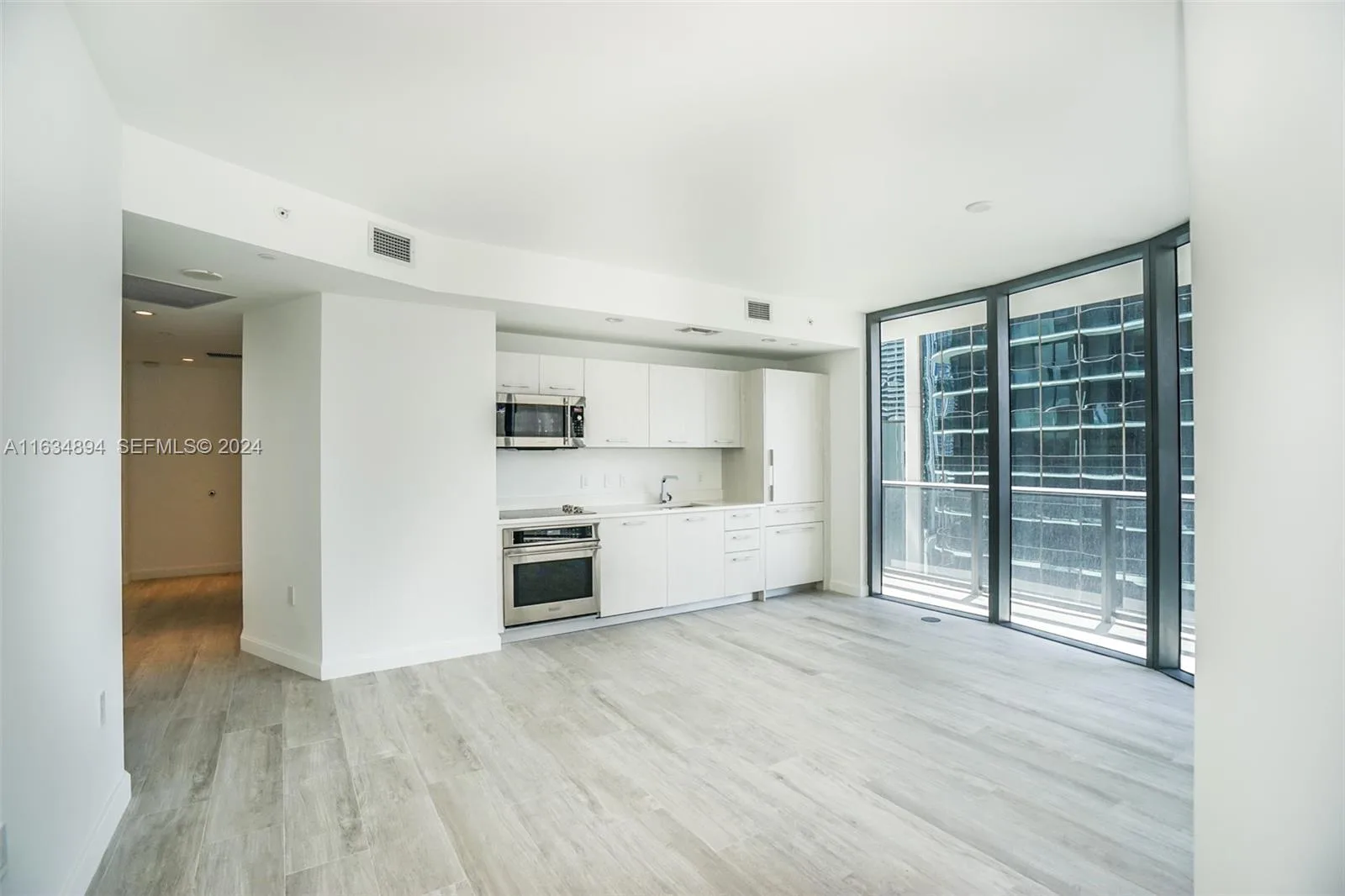 55 SW 9th ST # 2108, Miami, FL 33130 photo 2