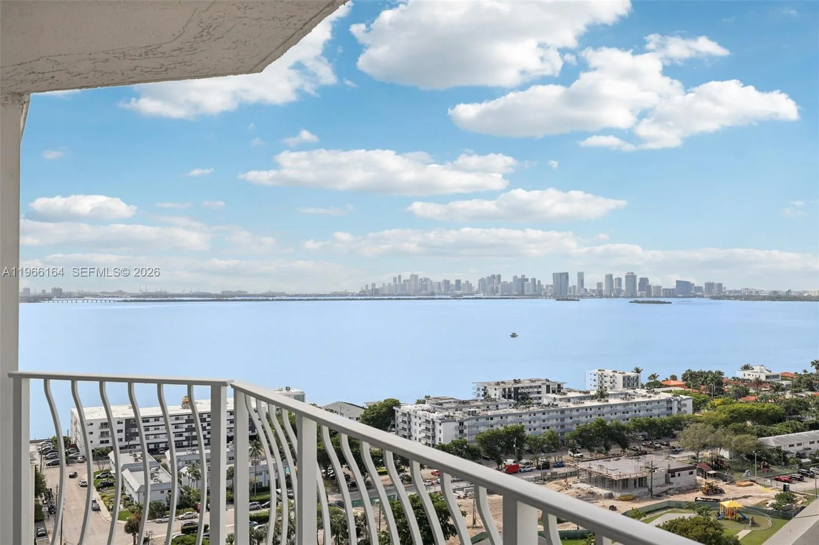 7601 E Treasure Dr # 2305, North Bay Village, FL 33141
