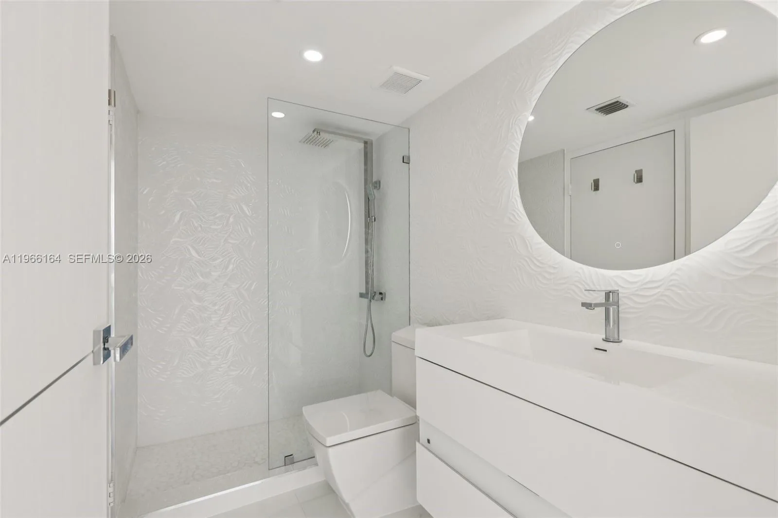 7601 E Treasure Dr # 2305, North Bay Village, FL 33141 photo 11