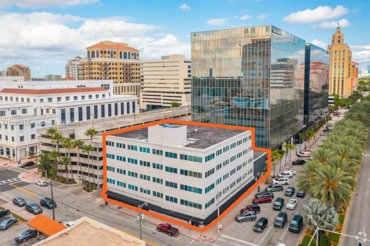 299 Alhambra Cir # 519/521, Coral Gables, FL 33134