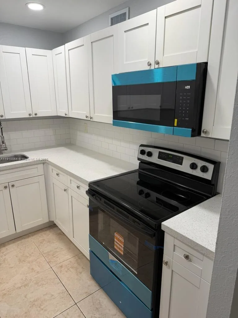 1805 W 56th St # 412, Hialeah, FL 33012
