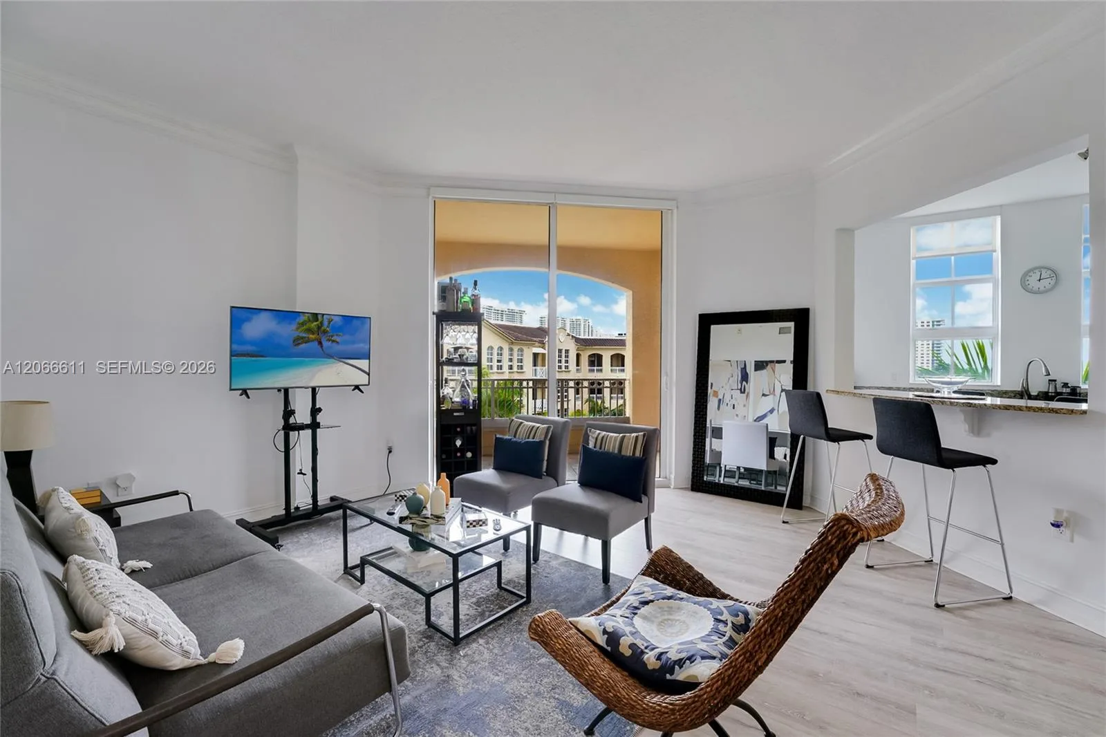3001 NE 185th St # 612, Aventura, FL 33180 photo 2