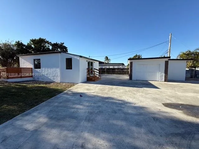1800 SW 75th Ave Rd, Miami, FL 33155