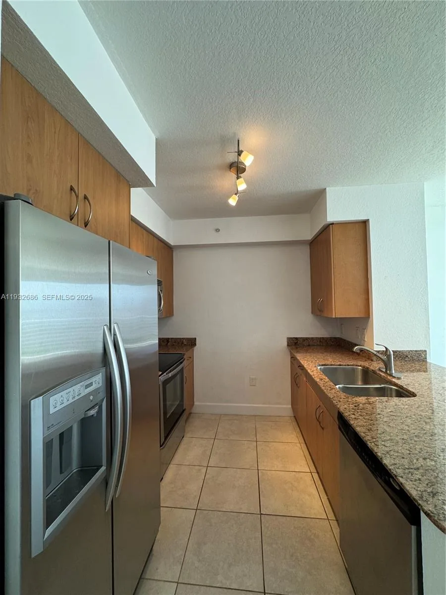 1830 Radius Dr # 915, Hollywood, FL 33020 photo 2