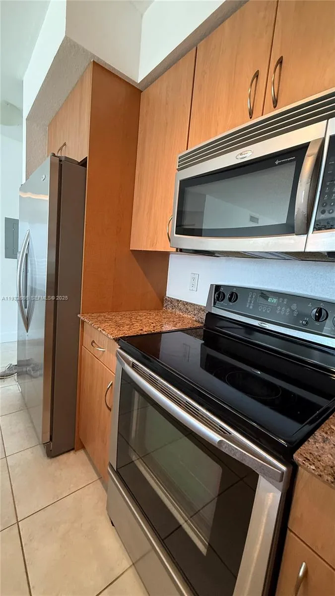 1830 Radius Dr # 915, Hollywood, FL 33020 photo 3
