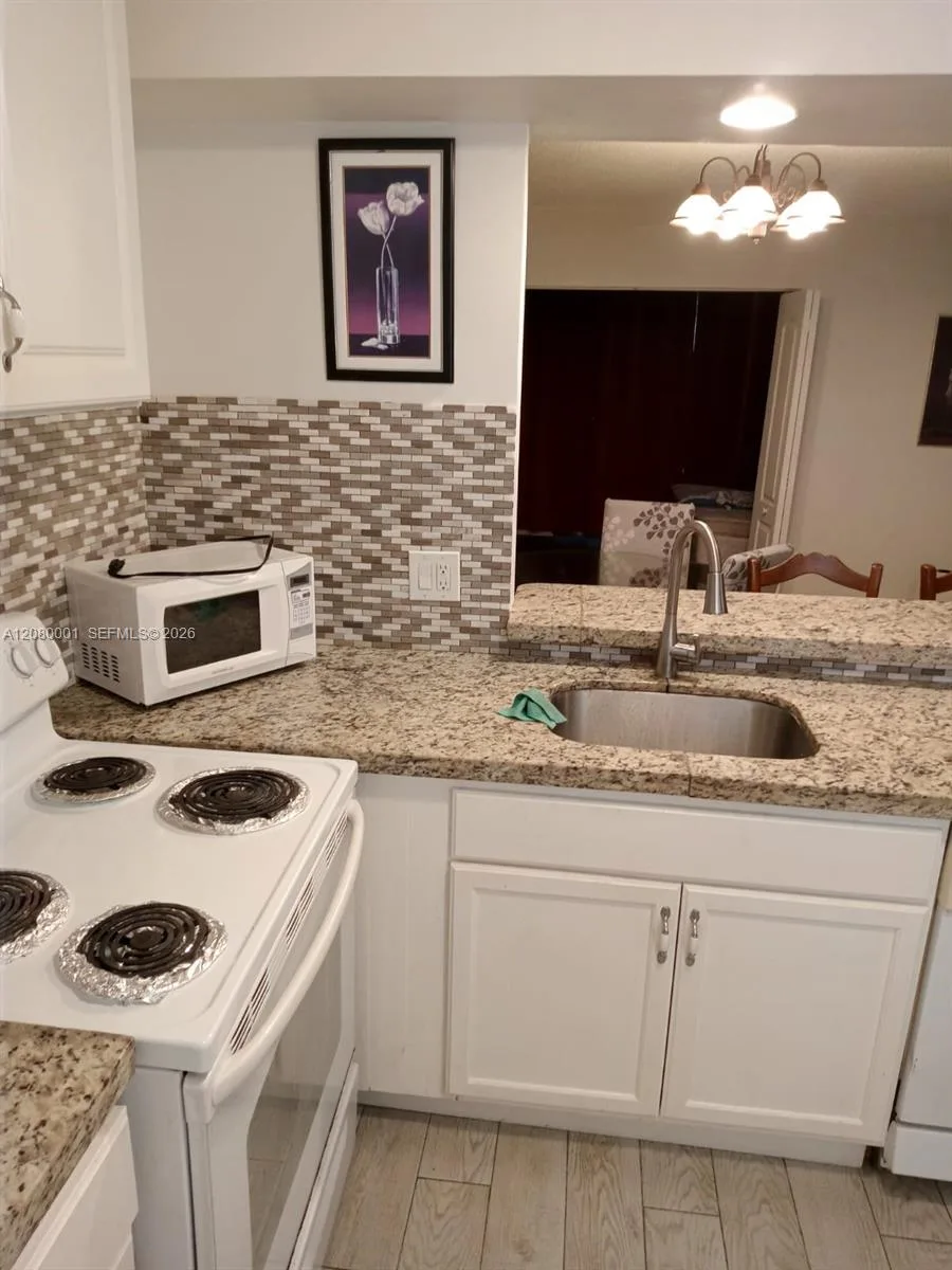 319 NE 14th Ave # 604, Hallandale Beach, FL 33009 photo 5