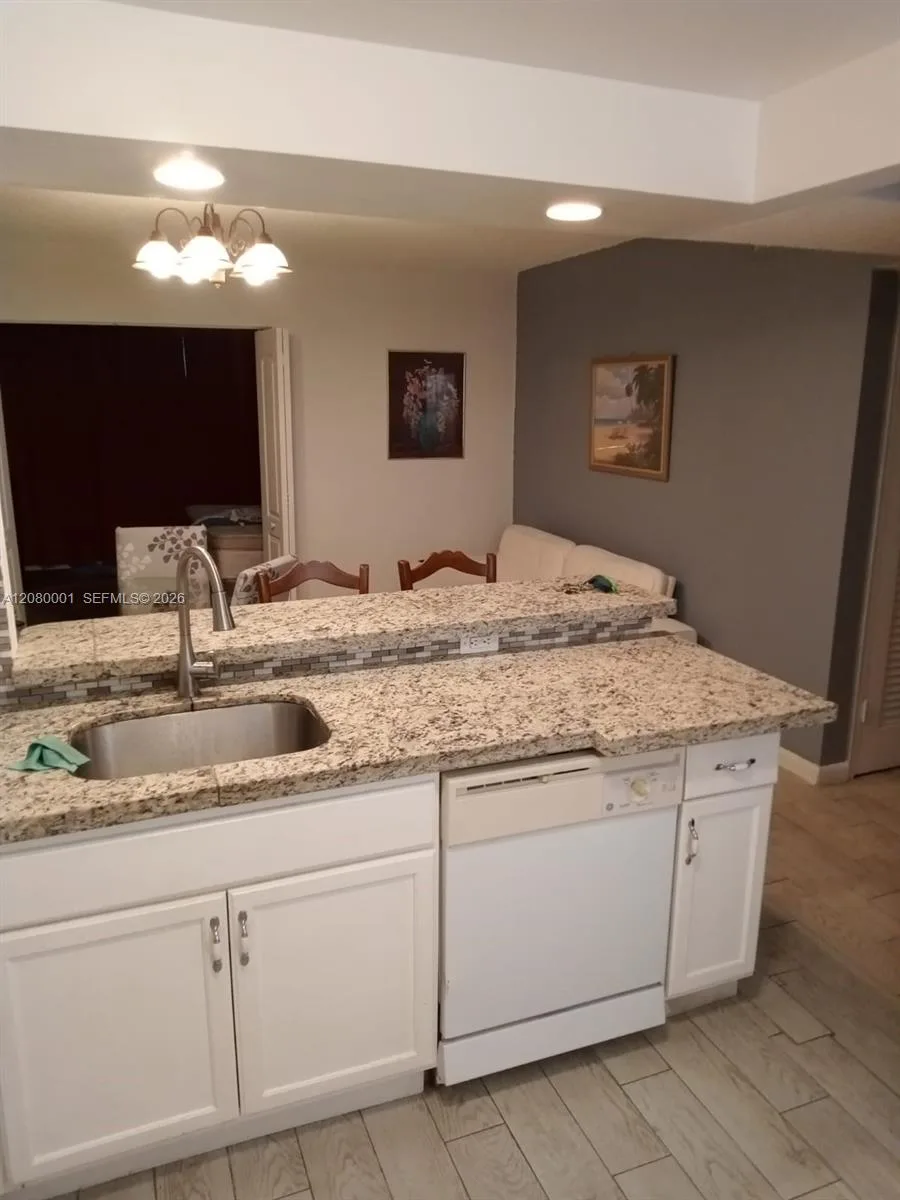 319 NE 14th Ave # 604, Hallandale Beach, FL 33009 photo 6