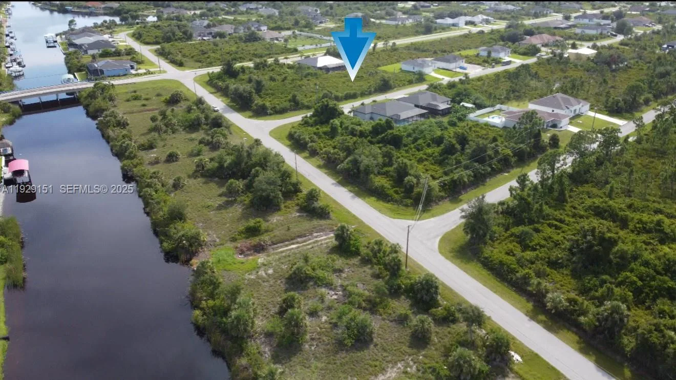 13581 Jeronimo Ln, Port Charlotte, FL 33981 photo 2