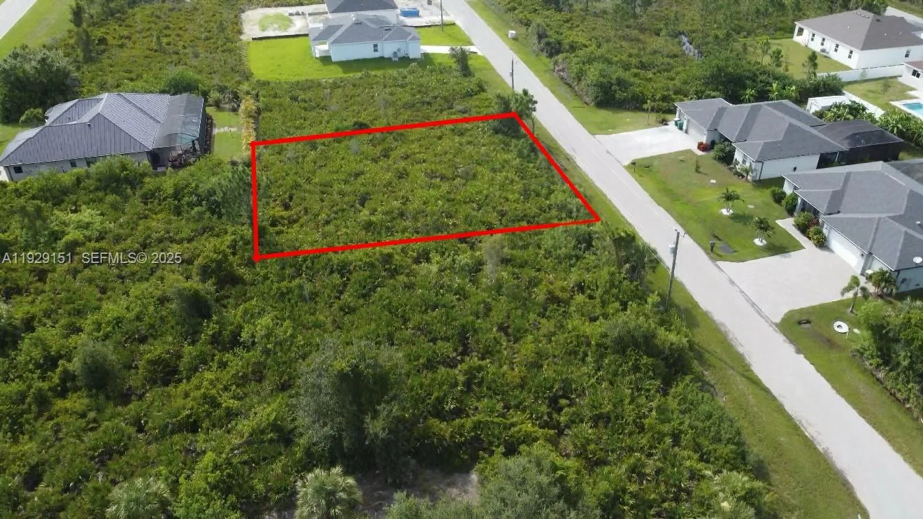13581 Jeronimo Ln, Port Charlotte, FL 33981 photo 3