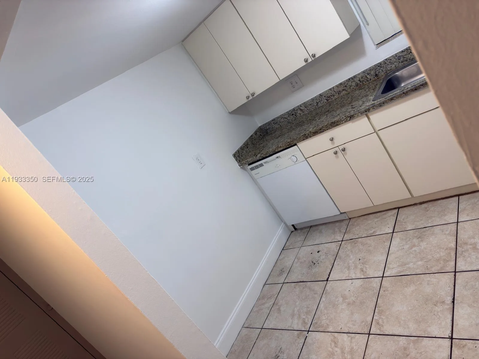 9369 Fontainebleau Blvd # J107, Miami, FL 33172