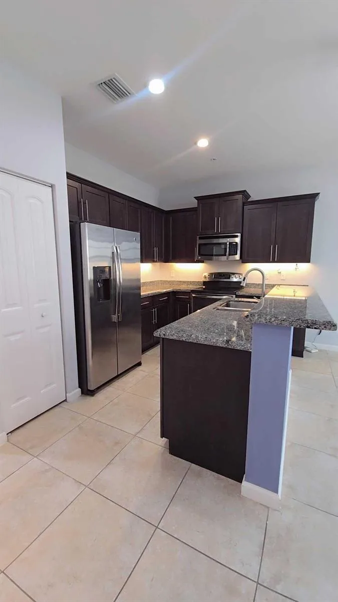 243 SW 7th Court # 243, Pompano Beach, FL 33060 photo 3