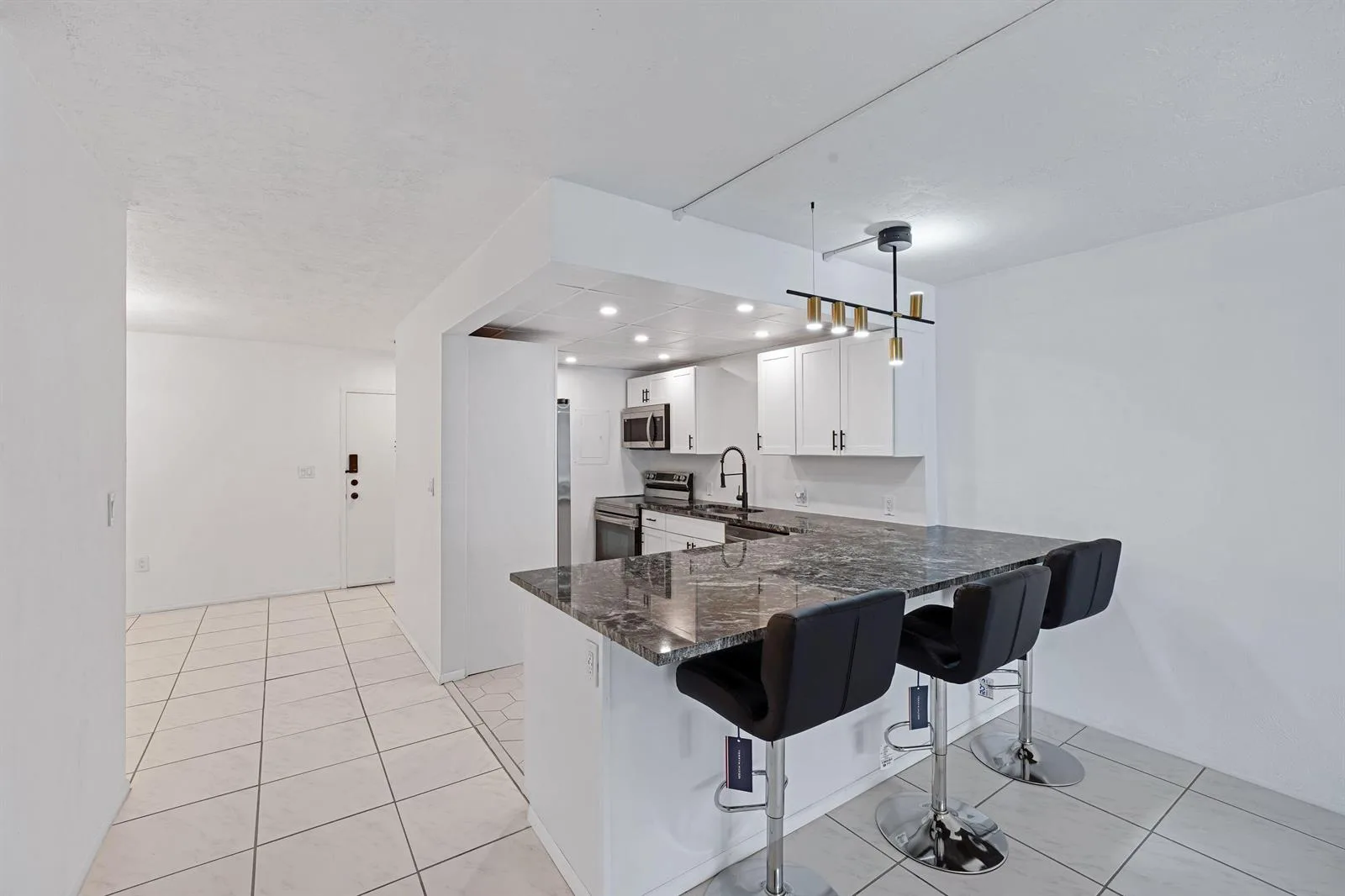 7100 NW 17th Street # 220, Plantation, FL 33313