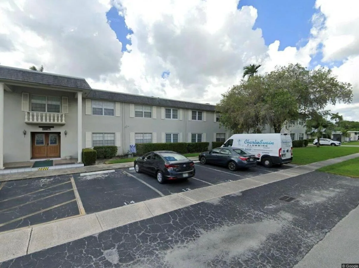 1560 MCKINLEY Street # 111W, Hollywood, FL 33020