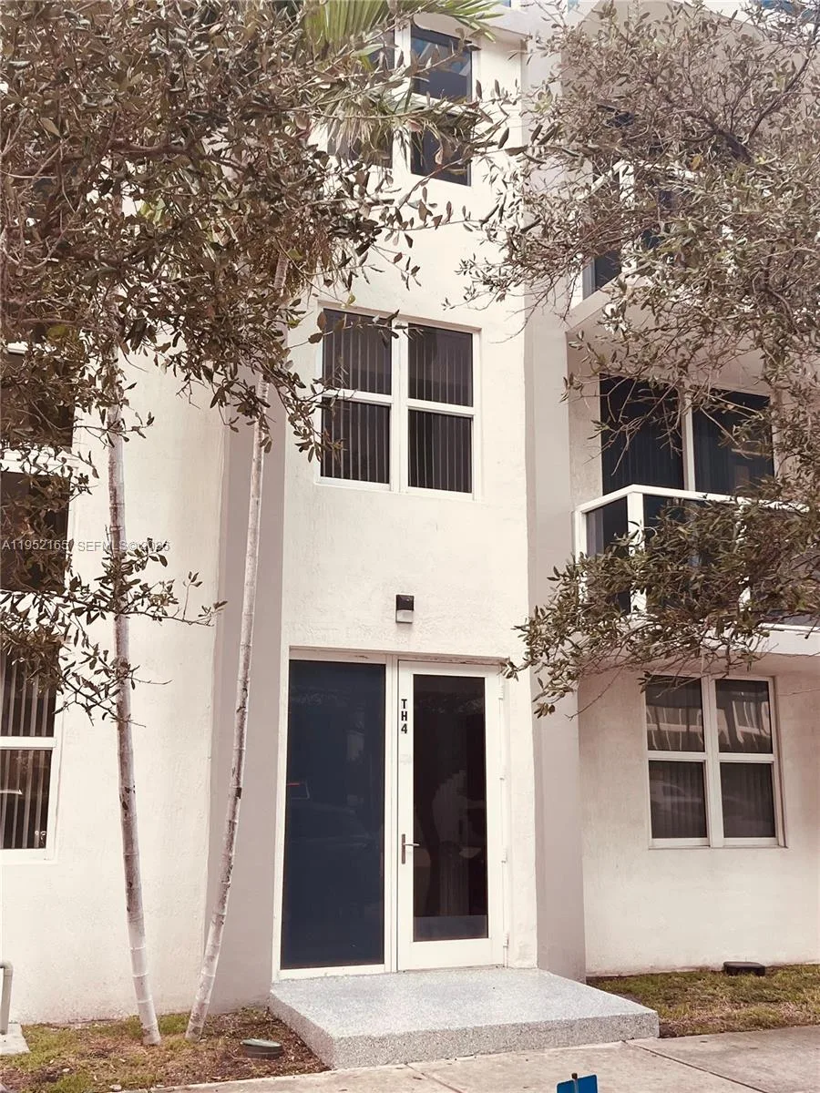 601 NE 23rd St # TH4, Miami, FL 33137