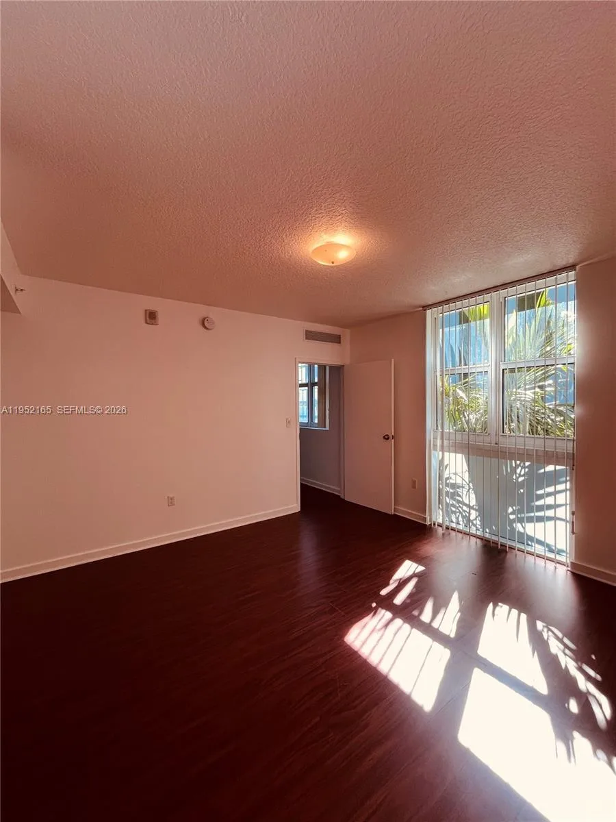 601 NE 23rd St # TH4, Miami, FL 33137 photo 10