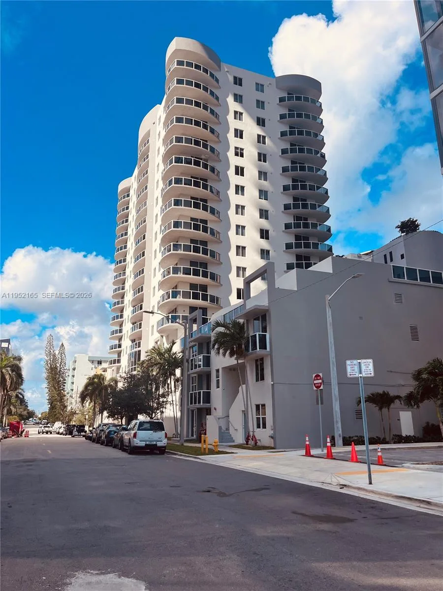601 NE 23rd St # TH4, Miami, FL 33137 photo 2