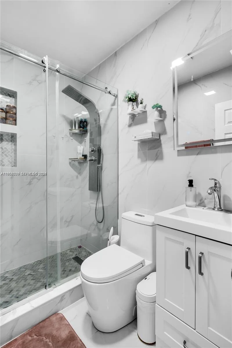 174 E 40th St, Hialeah, FL 33013 photo 3