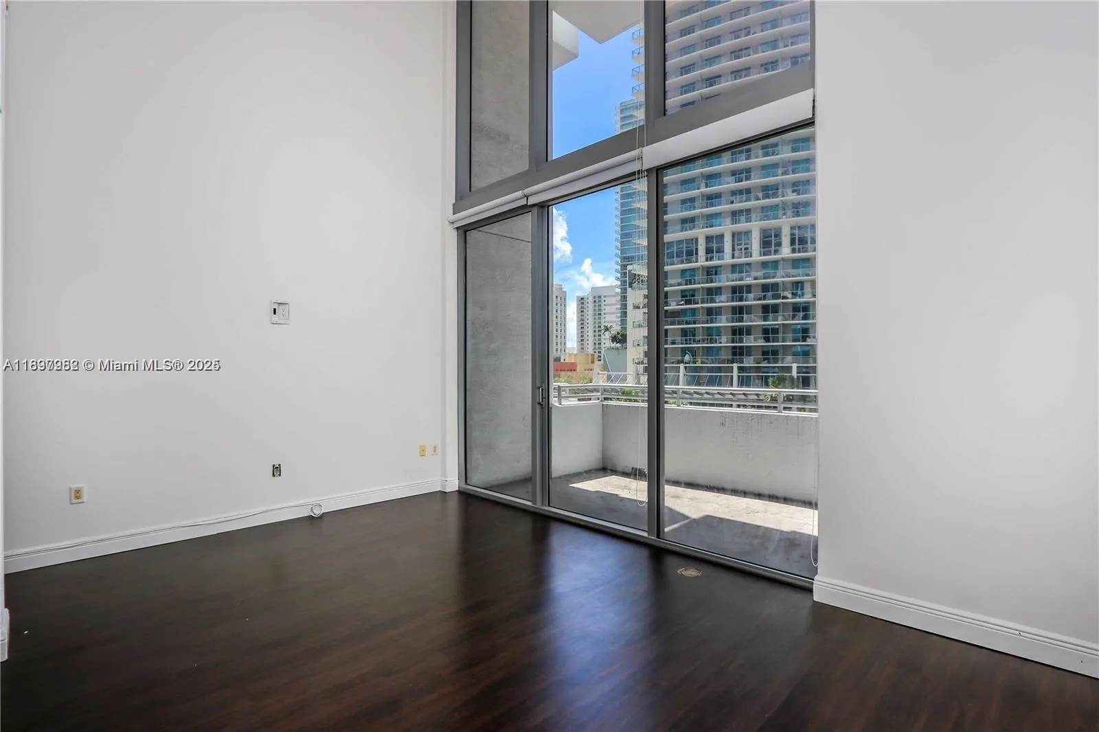 1050 Brickell Ave # 414, Miami, FL 33131 photo 2