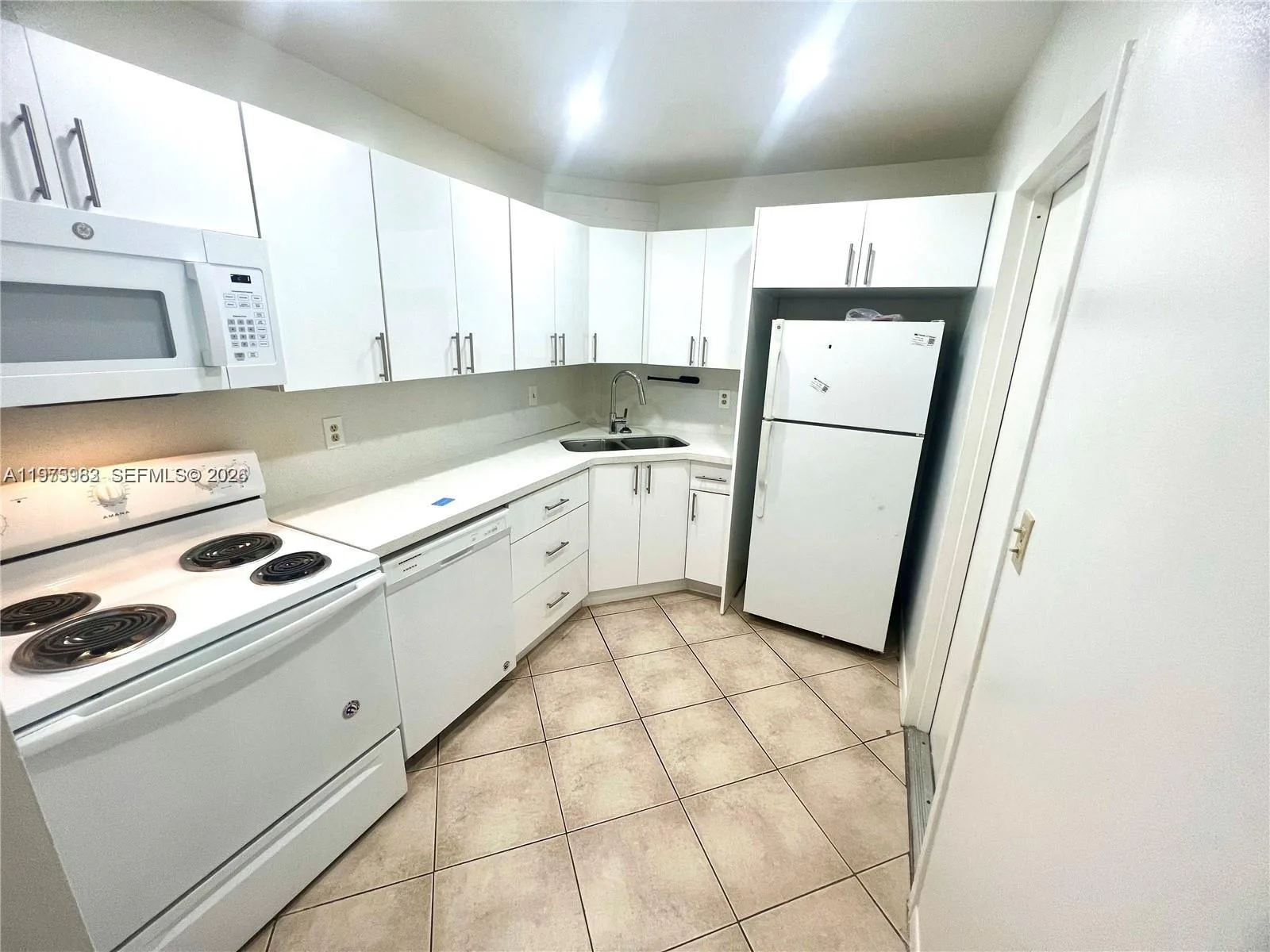 3115 Oakland Shores Dr # E208, Oakland Park, FL 33309