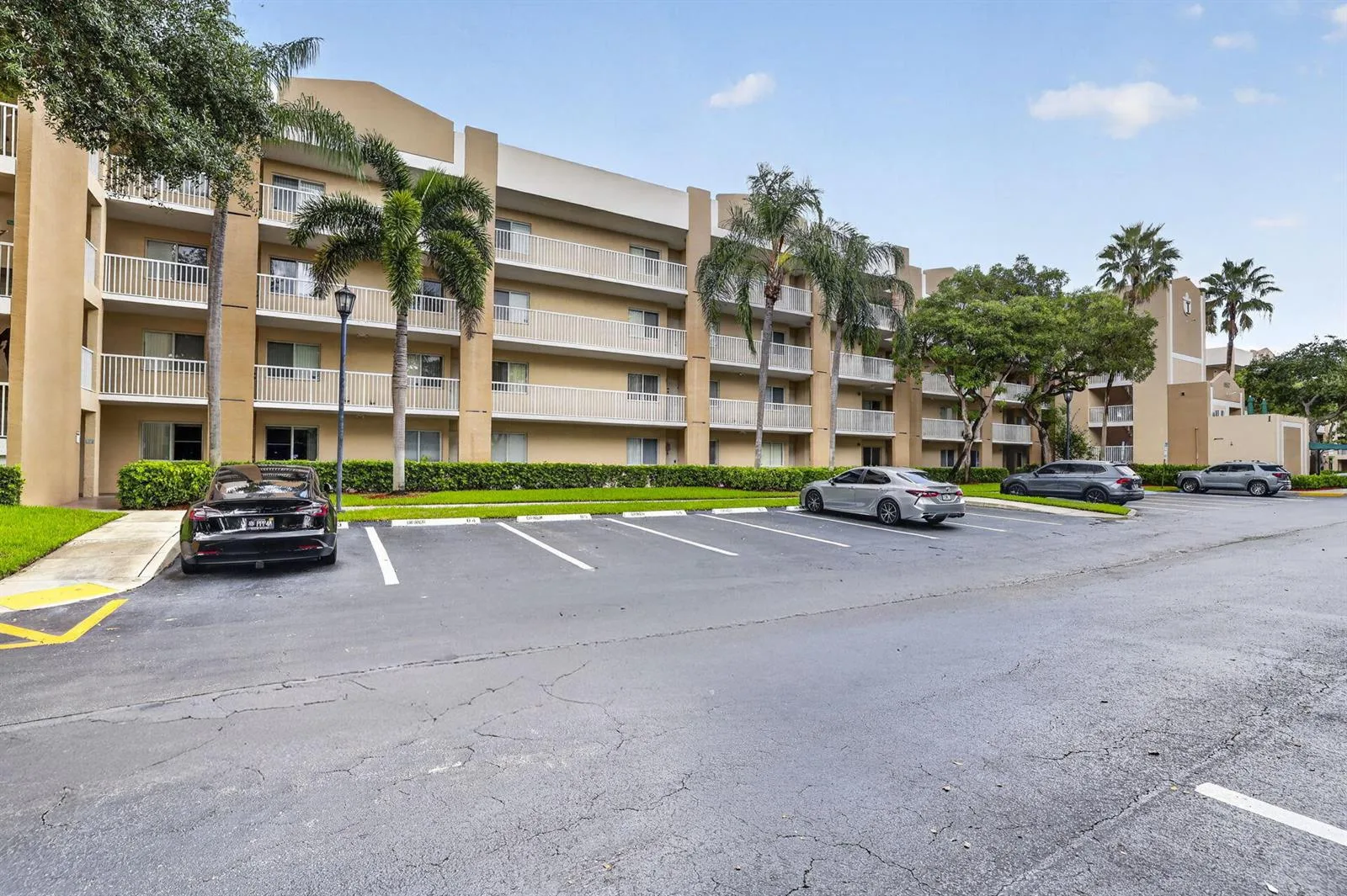 9537 Weldon Circle # 405, Tamarac, FL 33321